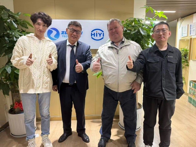 Espandendosi nel mercato dell'Asia centrale, i clienti kazaki hanno visitato Zetron Technology per esplorare un nuovo futuro per la sicurezza del gas